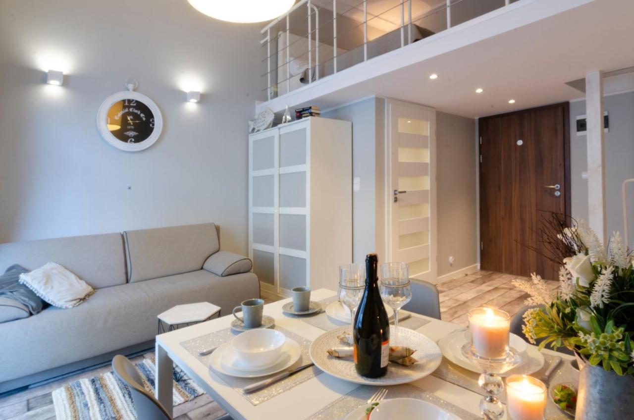 מידזיזדרויה Holiday Home Baltic Z Antresola I Balkonem Przy Plazy מראה חיצוני תמונה