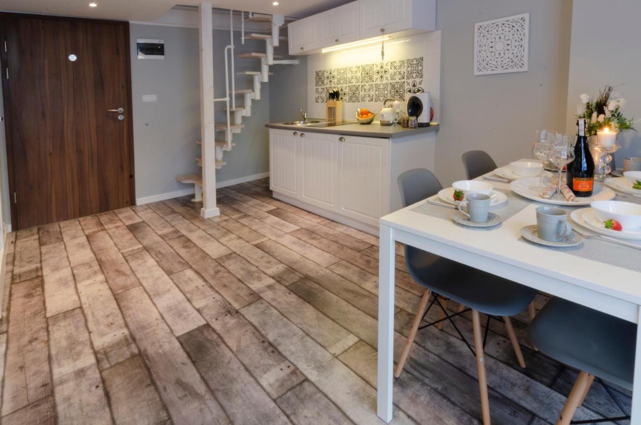 מידזיזדרויה Holiday Home Baltic Z Antresola I Balkonem Przy Plazy מראה חיצוני תמונה