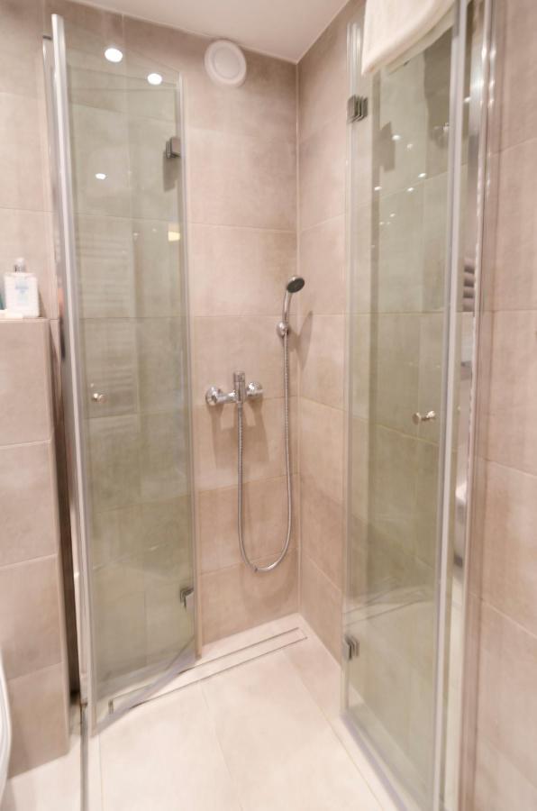 מידזיזדרויה Holiday Home Baltic Z Antresola I Balkonem Przy Plazy מראה חיצוני תמונה
